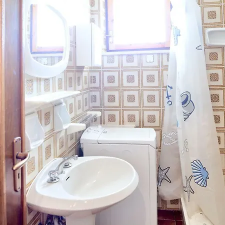 Apartman Rondine - *